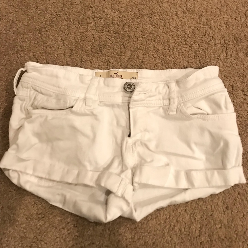 white hollister shorts